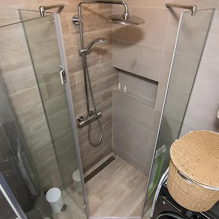 Super Luxury Flat For 2 In Deluxe Azur Апартаменти