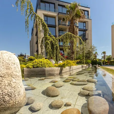 Super Luxury Flat For 2 In Deluxe Azur Апартаменти