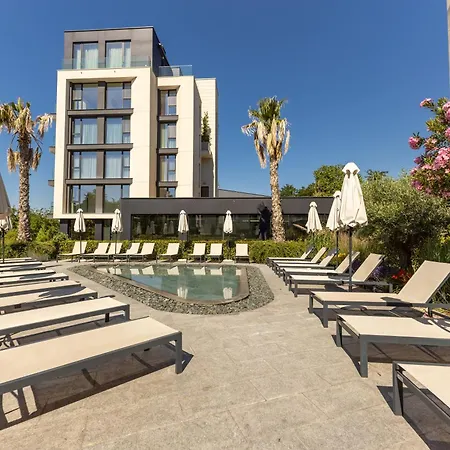 Super Luxury Flat For 2 In Deluxe Azur Apartment