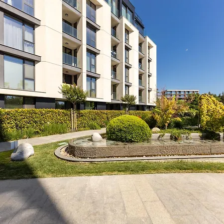 Апартаменти Super Luxury Flat For 2 In Deluxe Azur Варна